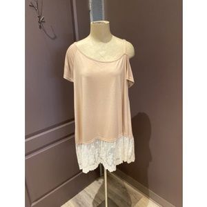 Asymmetrical cold shoulder tunic with lace